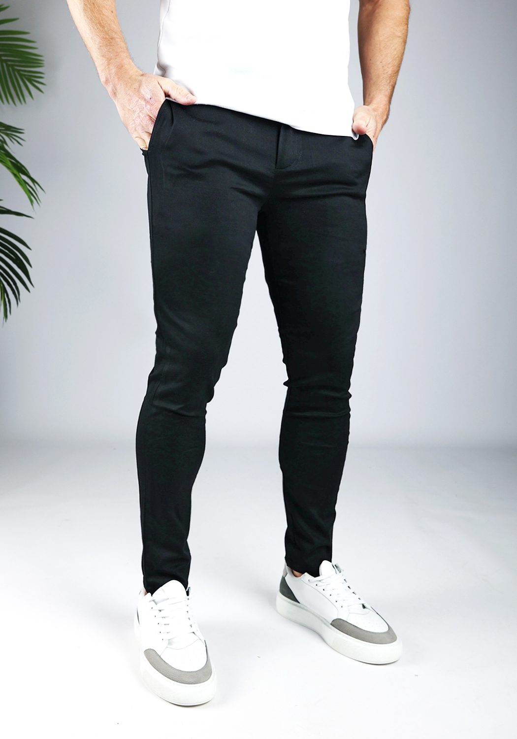 Refined Chino - Black